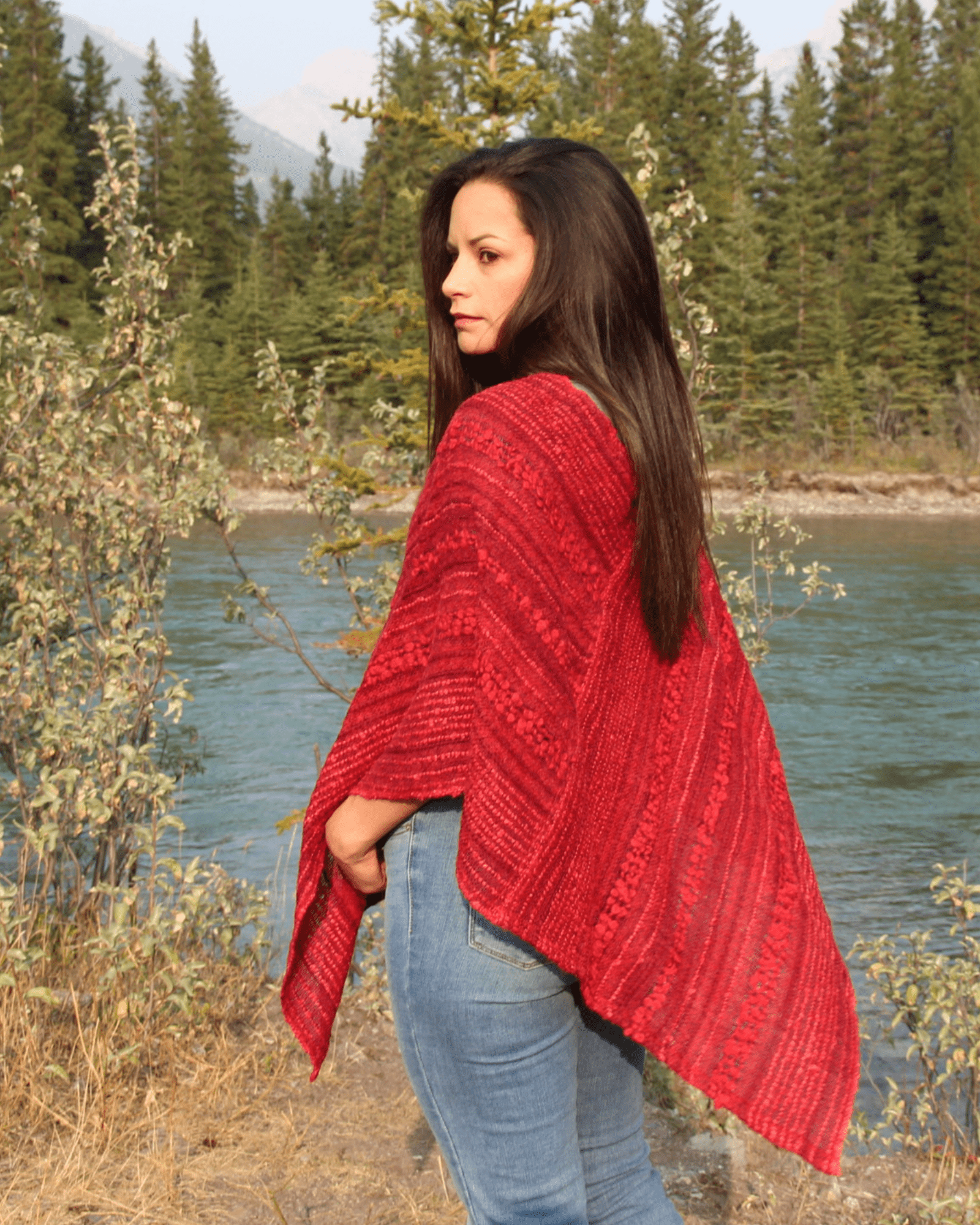 Yanaymi Handwoven Alpaca Wool Poncho – Peruvian Nuna